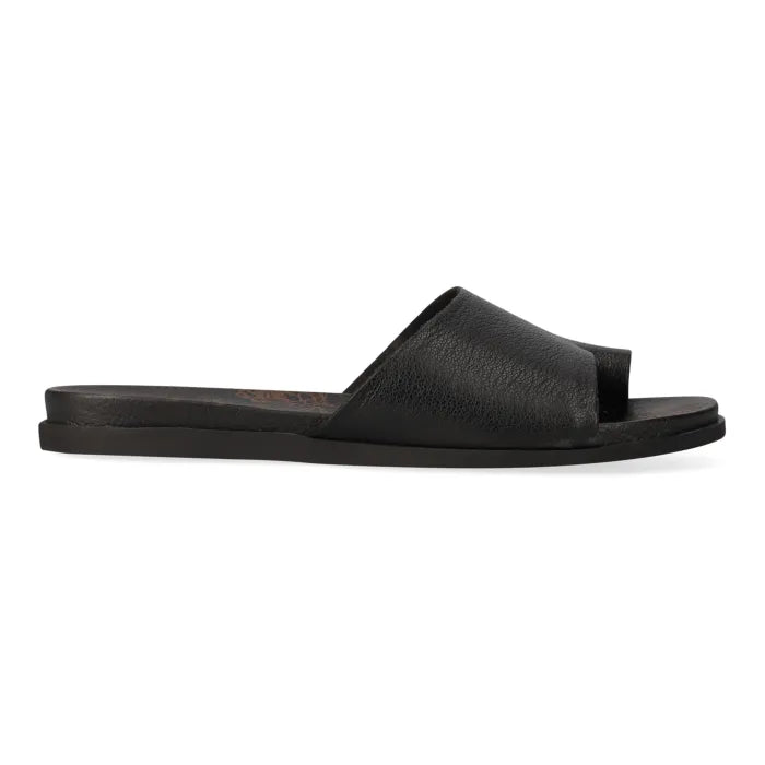 Black Sandal with full vamp and toe post.