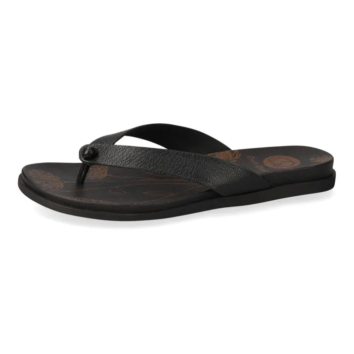 Black toe-thong sandal.