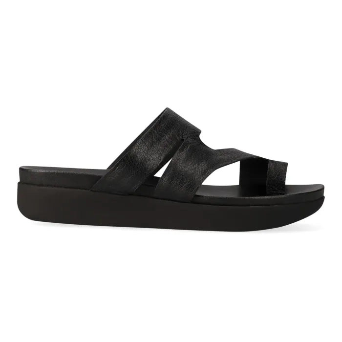 Black strappy sandal with toe-post on a platform