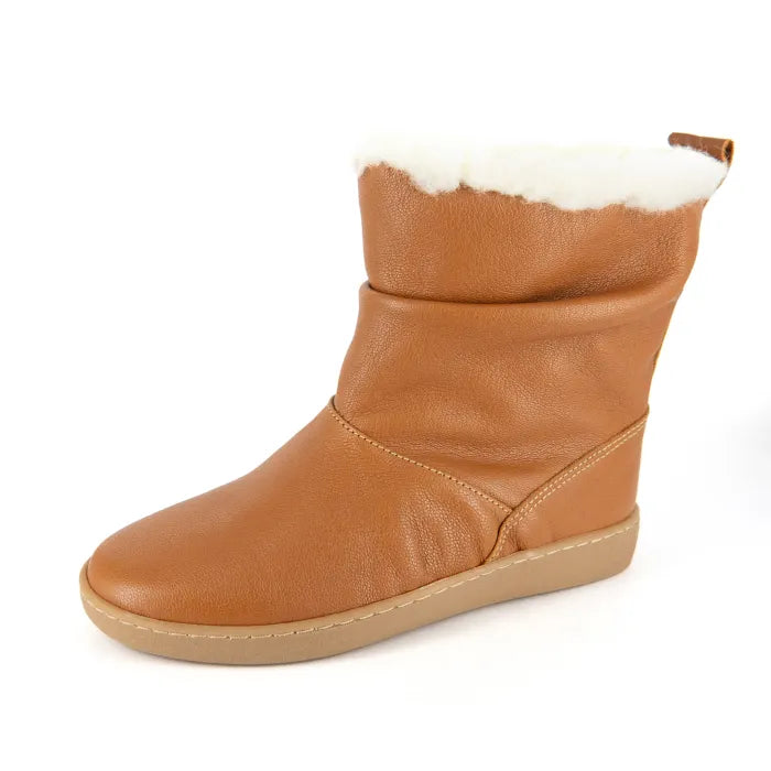 Rouged wool-lined boot.