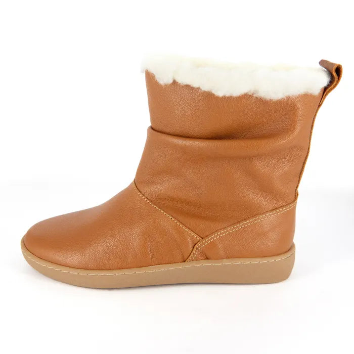 Rouged wool-lined boot.