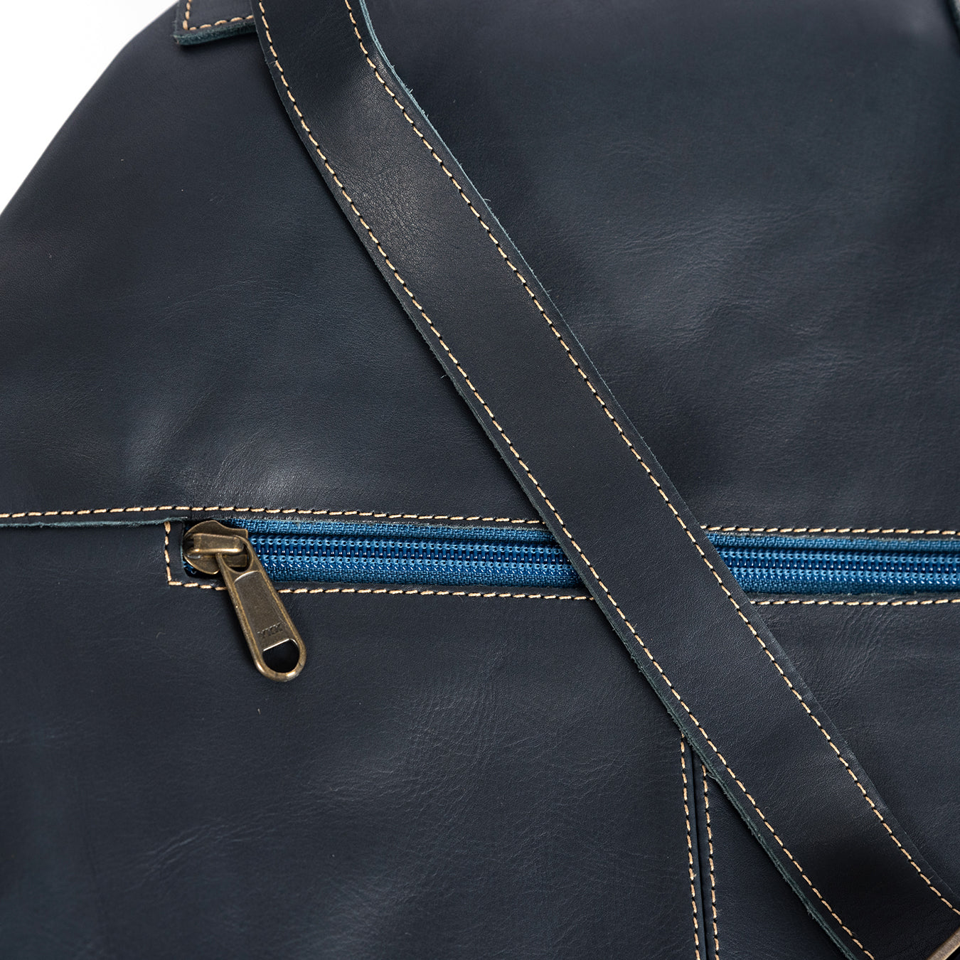 Ncumisa : Leather Backpack in Navy