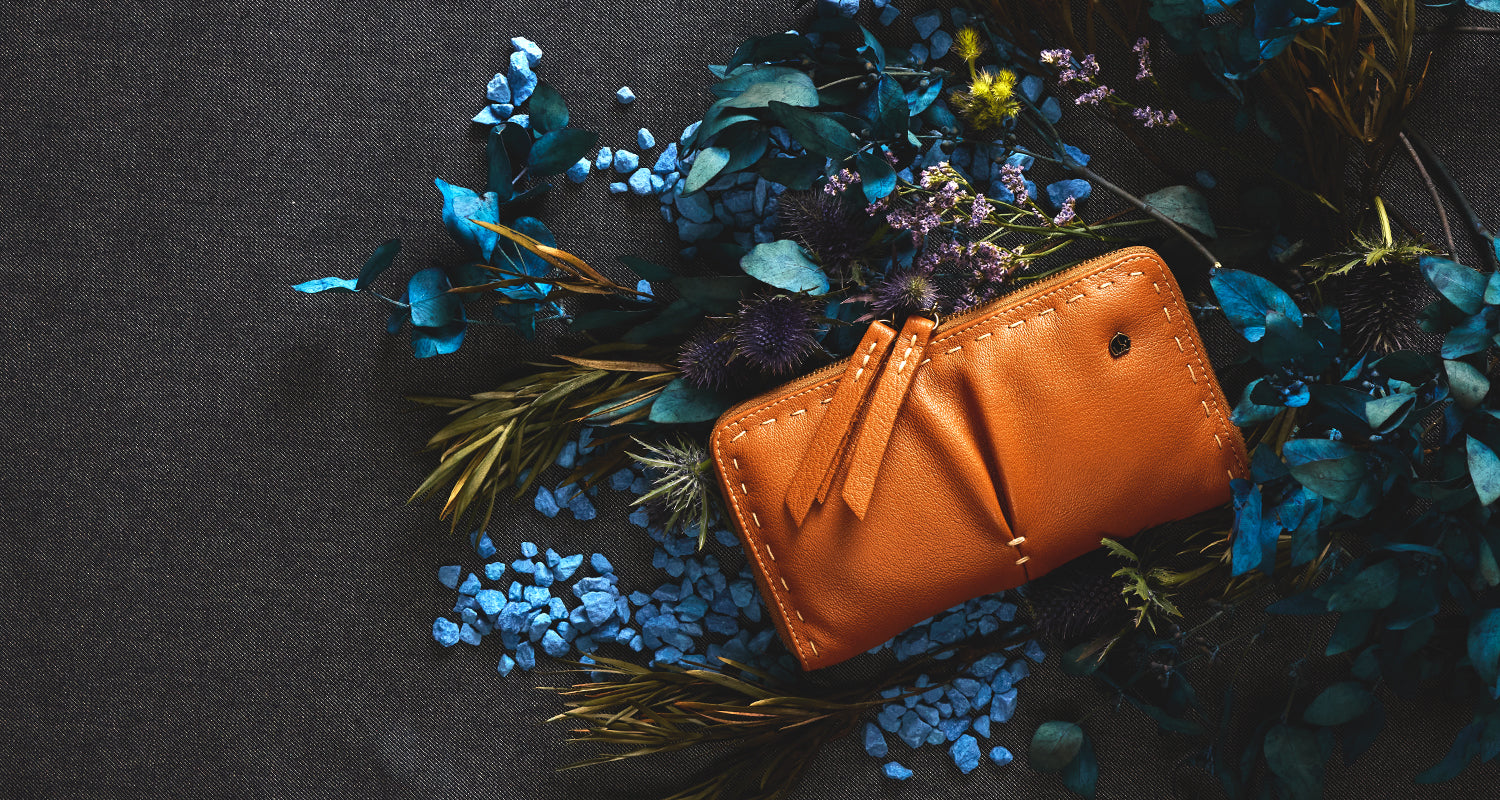 Clutches & Wallets