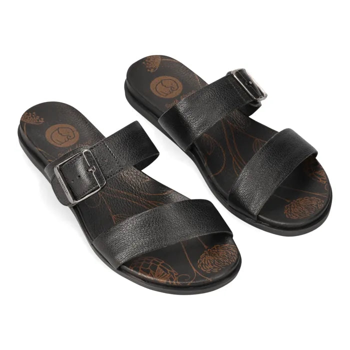 Double strap black sandal, with adjustable buckle.