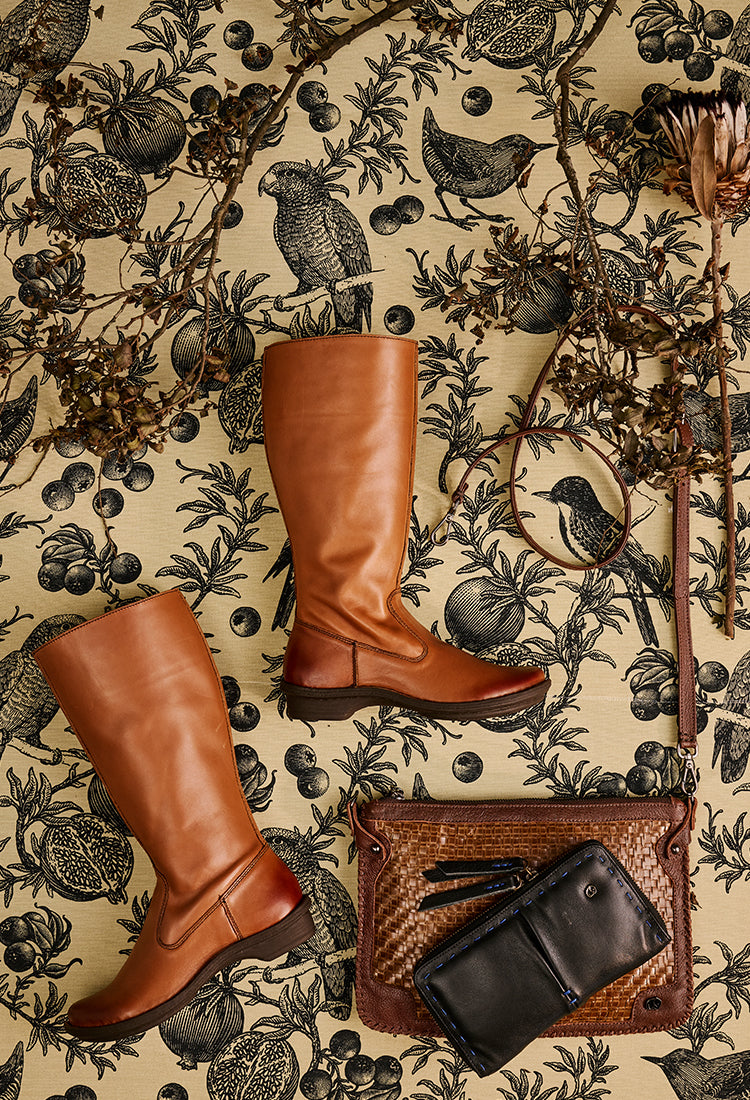 Vutha : Ladies Leather Mid-Calf Boot in Hazel