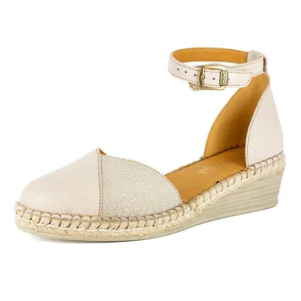 Beige wedge sandal with jute sole on a white background