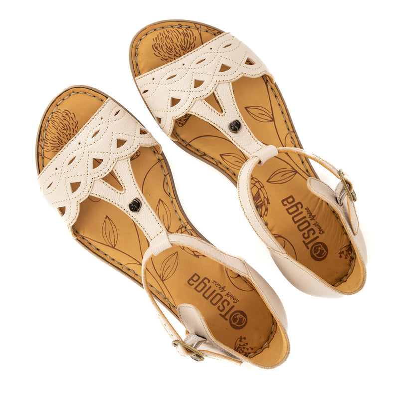 Venge : Ladies Leather Sandal in Cream Cayak