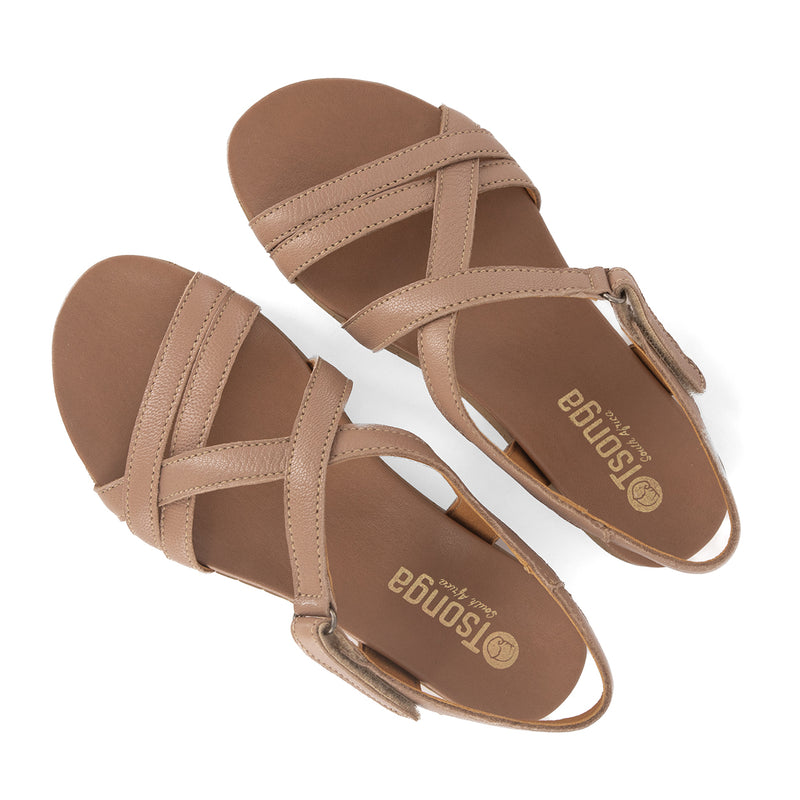 Luanda : Ladies Leather Sandal in Timber