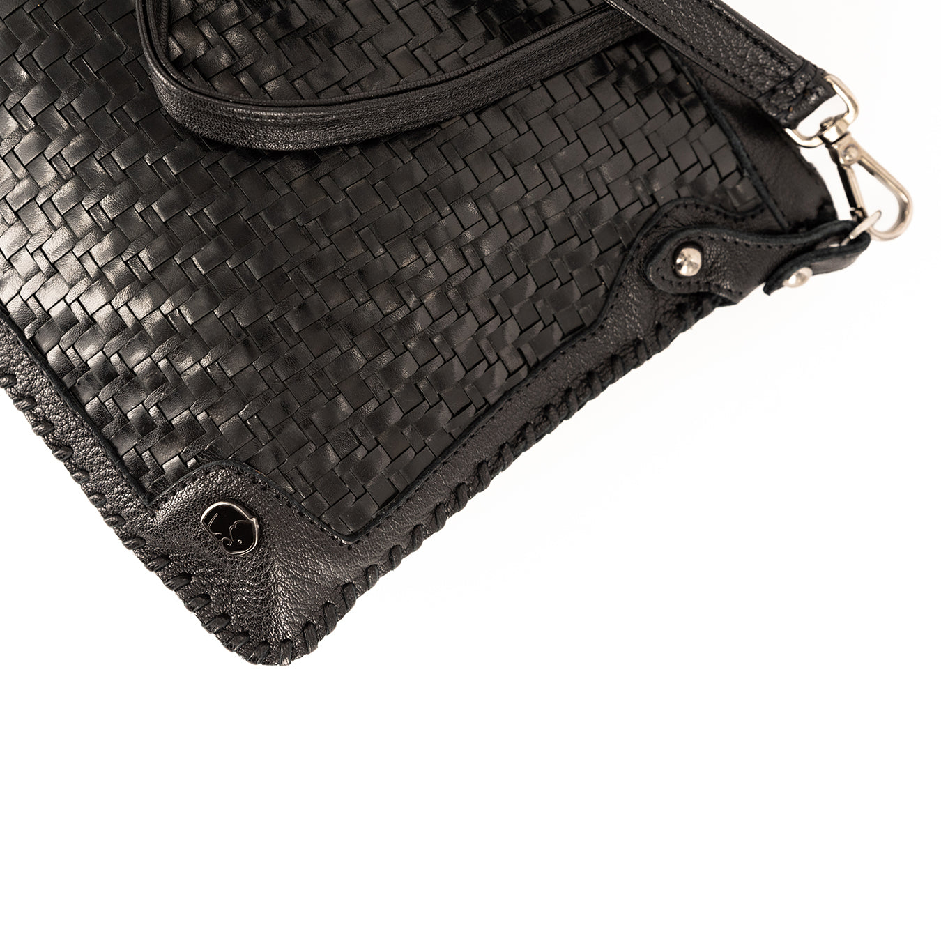 Onalo : Ladies Leather Crossbody Handbag in Black Seneca and Black Cayak