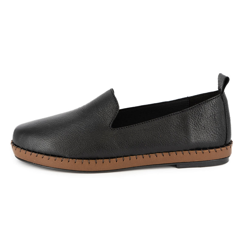 Solwezi : Ladies Leather Shoe in Black Cayak