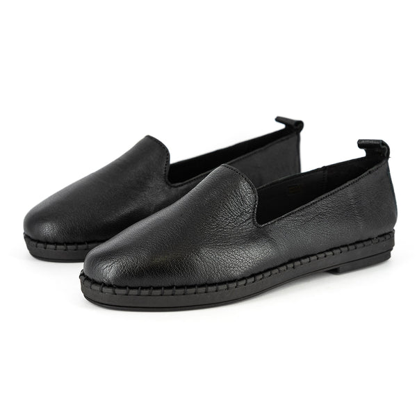 Induduzo : Ladies Leather Shoe in Black Cayak