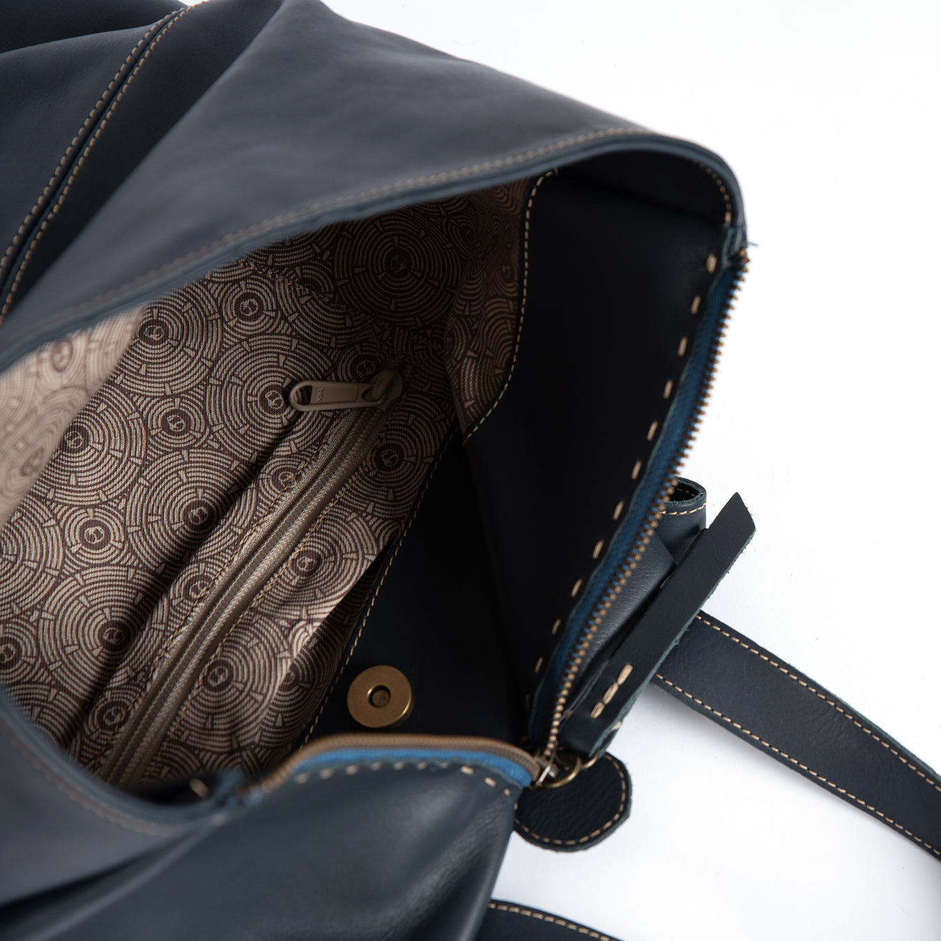 Ncumisa : Leather Backpack in Navy