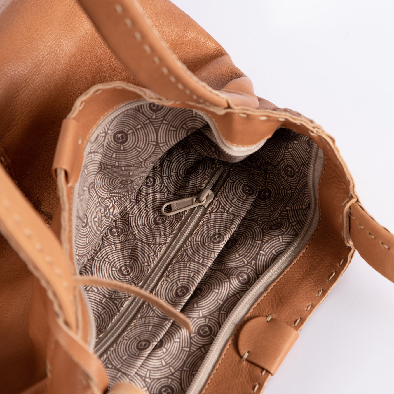 Novuka : Ladies Leather Handbag in Tan