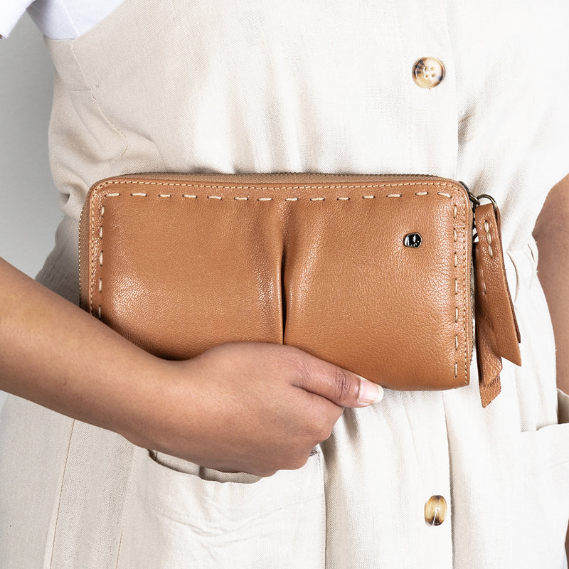 Olwethu : Ladies Leather Clutch Purse in Oak Cayak