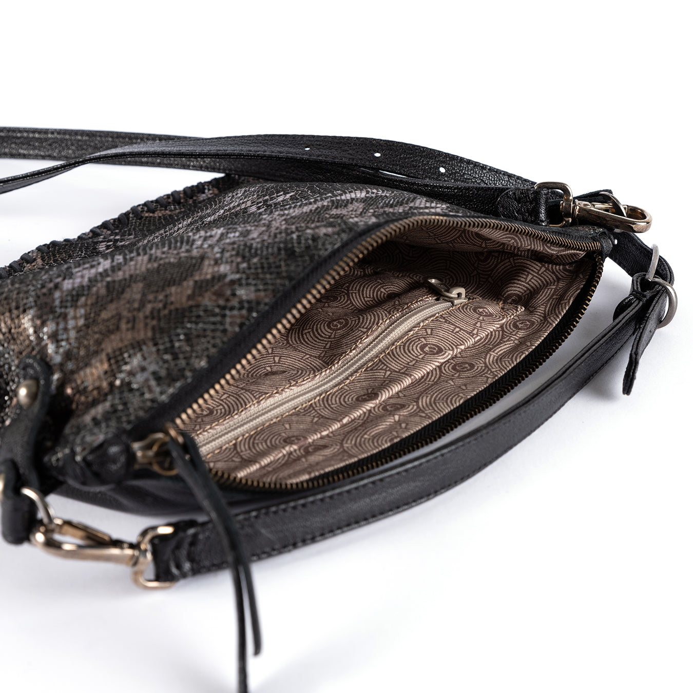 Rantu : Ladies Leather Crossbody Handbag in Nero